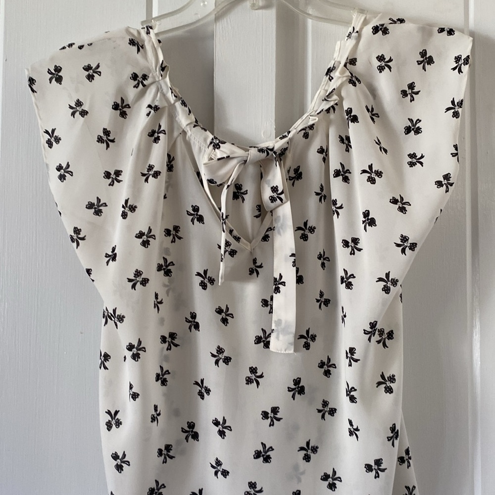 Lauren Conrad Pretty Bows Ruffled Top NWOT